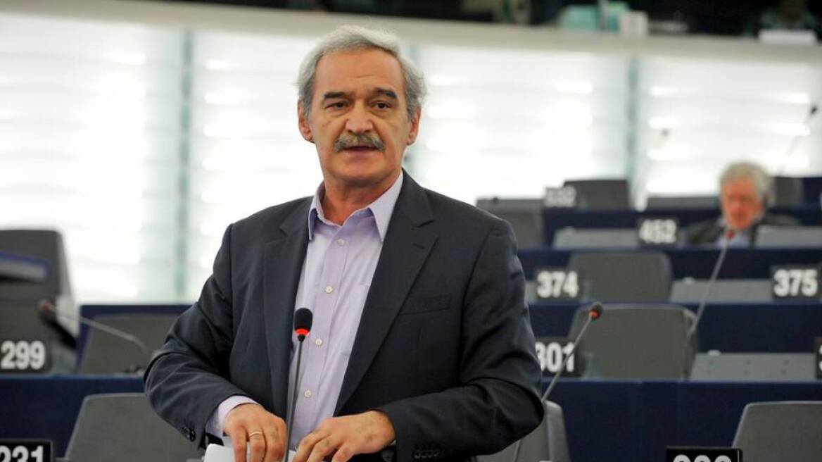 Καταγγελία-«βόμβα» από Χουντή: Η Ελλάδα έχασε έξι δισ. στο Eurogroup του περασμένου Μαΐου